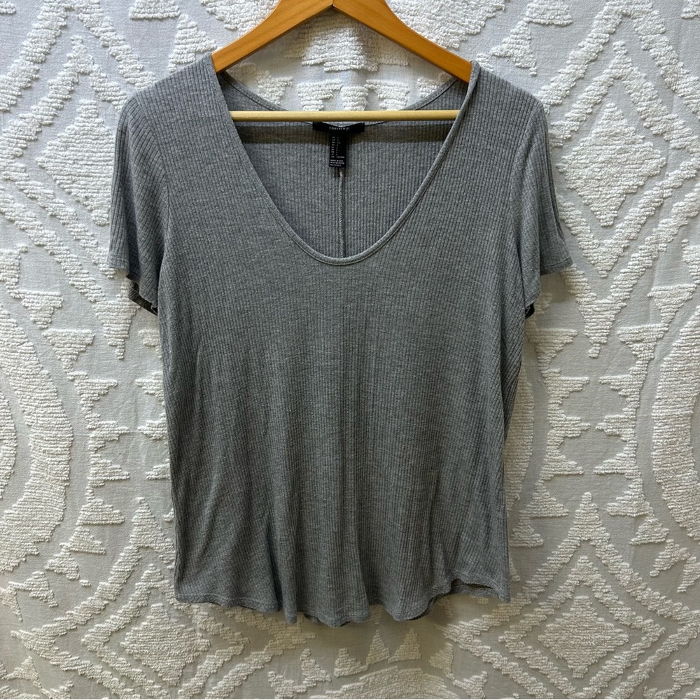 Forever 21 Ribbed Knit Scoop Neck Short Sleeve Tee in Heather Grey